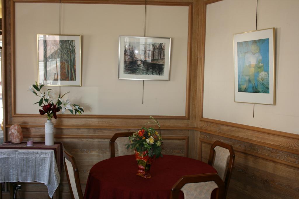 Logis Hotel Galland Lapalisse Exteriér fotografie